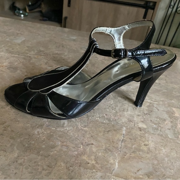 BCBG Girls - 20’s inspired kitten heel - Picture 4 of 9